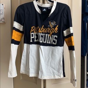 NEW Pittsburg Penguins Long Sleeve Vneck